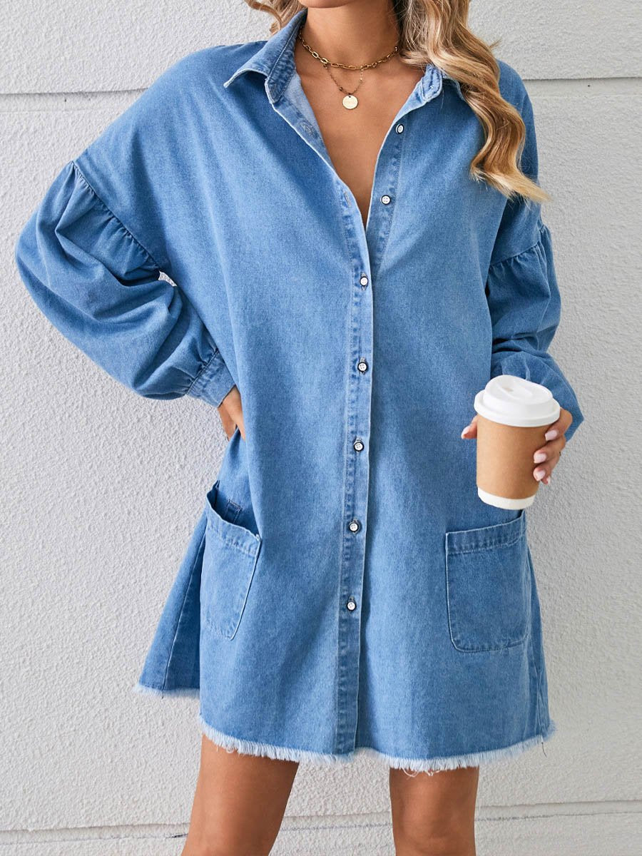 Damklänning med långa ärmar och råa kanter i lös denim