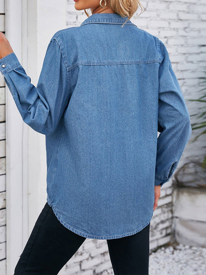 Klassisk tvättad denimskjorta för kvinnor 