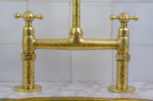 Antique Brass Bridge Faucet - Classic Elegance for Your Kitchen | #AntiqueBrass #BridgeFaucet #ClassicElegance #KitchenFaucet